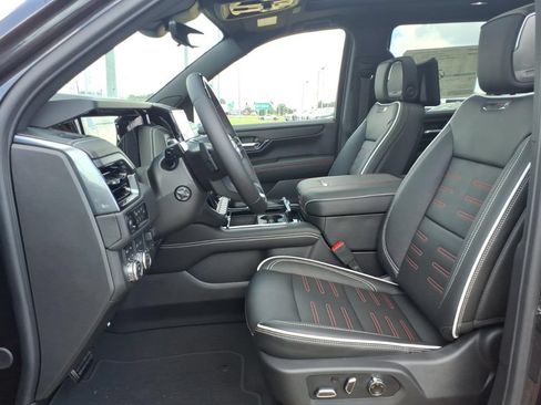 New 2026 GMC Yukon AT4 Ultimate AWD/4WD image 11