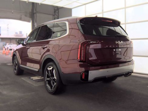 Used 2024 Kia Telluride S w/ S Sunroof Package FWD image 5