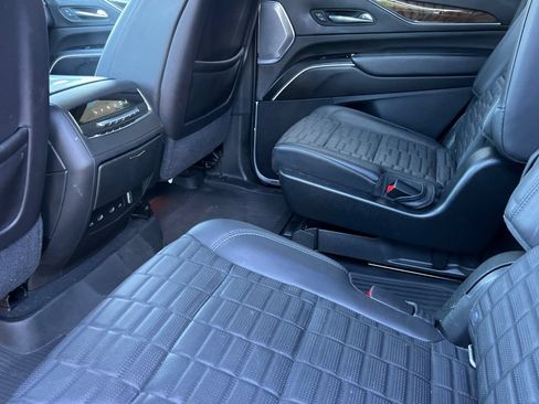 Used 2021 Cadillac Escalade Premium Luxury Platinum AWD/4WD image 14