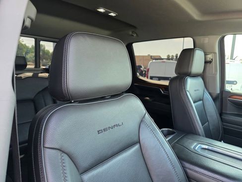 Used 2022 GMC Sierra 1500 Denali AWD/4WD image 19