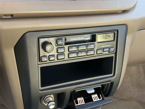 Used 1998 Nissan Frontier XE RWD image 22