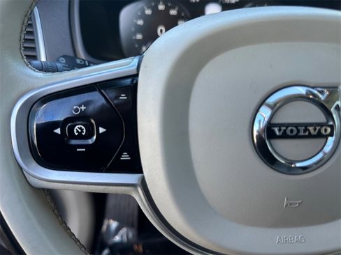 Used 2020 Volvo XC90 T6 Momentum w/ Protection Package image 22