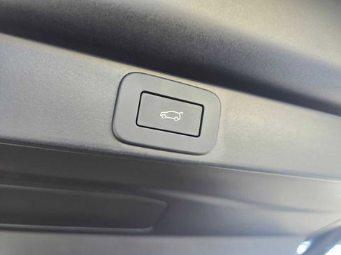 New 2026 Land Rover Range Rover SE image 18