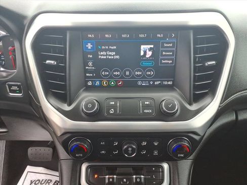 Used 2021 GMC Acadia SLT w/ Technology Package FWD image 21