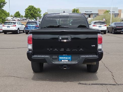 Used 2022 Toyota Tacoma TRD Off-Road w/ Technology Package AWD/4WD image 13