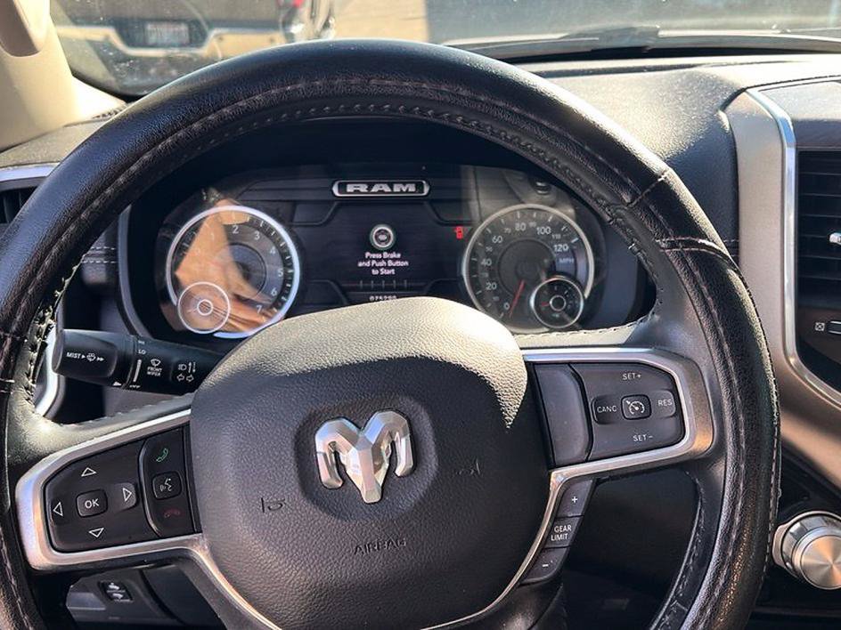 Used 2022 RAM 1500 Laramie AWD/4WD image 11