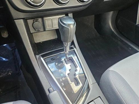 Used 2015 Toyota Corolla L image 17