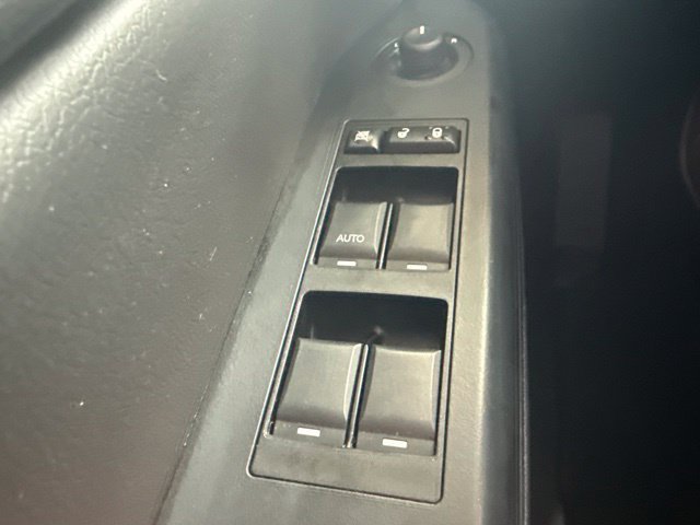 Used 2014 Jeep Patriot Latitude AWD/4WD image 15