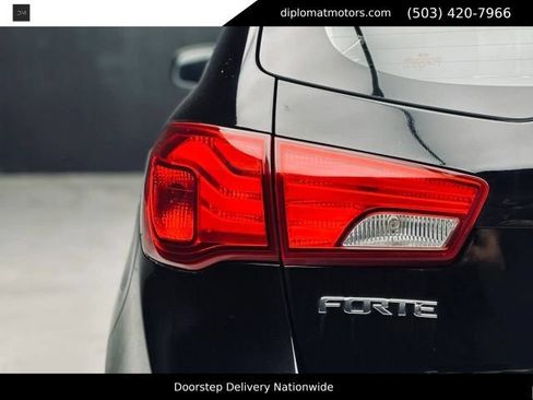 Used 2013 Kia Forte EX FWD image 15