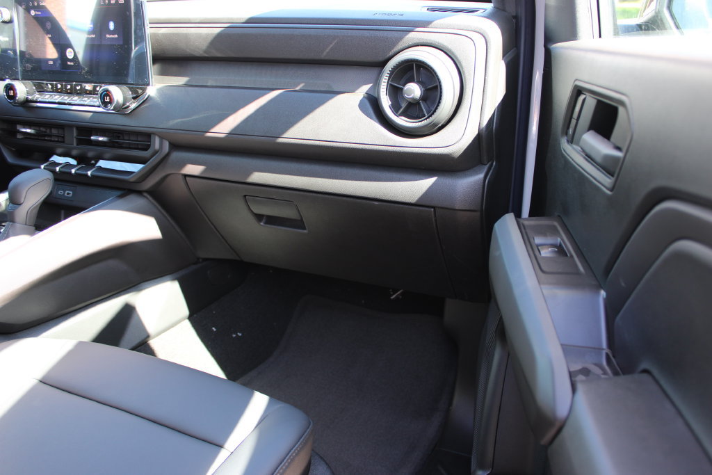 New 2026 Chevrolet Colorado Trail Boss AWD/4WD image 38