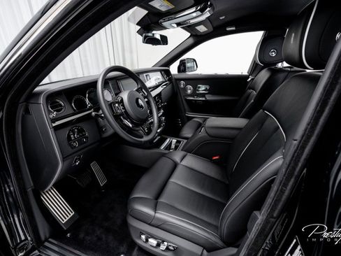Used 2022 Rolls-Royce Phantom Sedan image 25