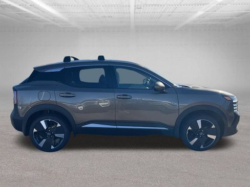 New 2025 Nissan Kicks SR w/ Illumination Package AWD/4WD image 5