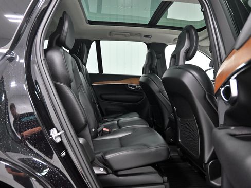 Used 2021 Volvo XC90 T6 Momentum w/ Advanced Package AWD/4WD image 32