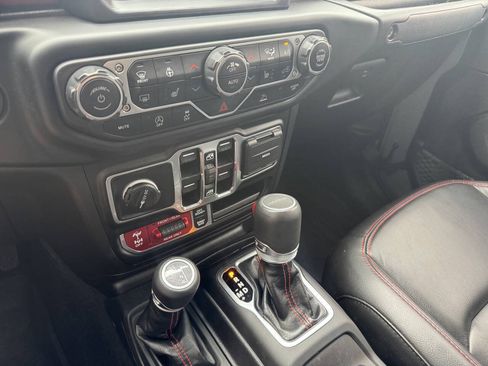 Used 2023 Jeep Gladiator Rubicon w/ Cold Weather Group AWD/4WD image 14