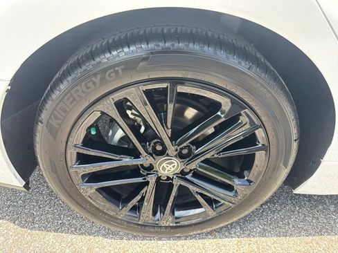 Used 2025 Toyota Camry SE w/ Multimedia Upgrade Package FWD image 14
