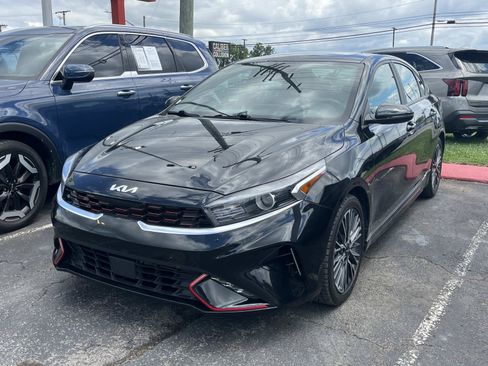 Used 2023 Kia Forte GT-Line w/ GT-Line Premium Package FWD image 3