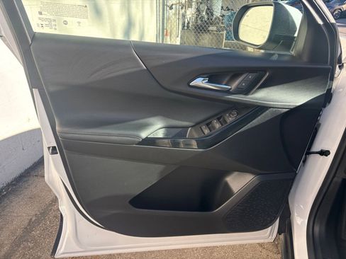 Used 2025 Chevrolet Equinox LT image 20