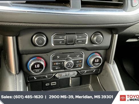 Used 2023 Chevrolet Suburban LT image 22