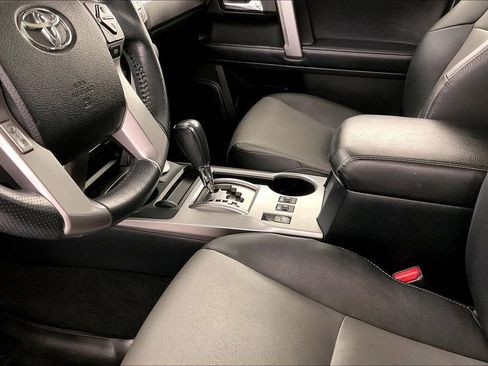 Used 2019 Toyota 4Runner SR5 Premium AWD/4WD image 17
