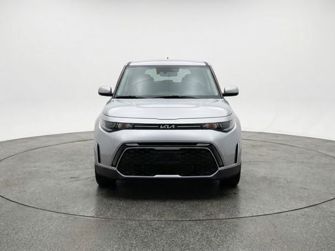 Used 2025 Kia Soul LX w/ LX Technology Package image 2