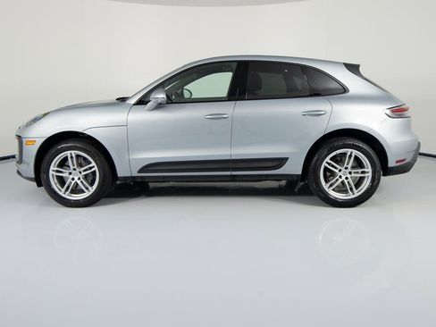 Certified 2025 Porsche Macan image 7