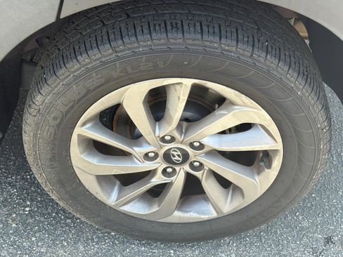 Used 2018 Hyundai Tucson SEL Plus FWD image 11