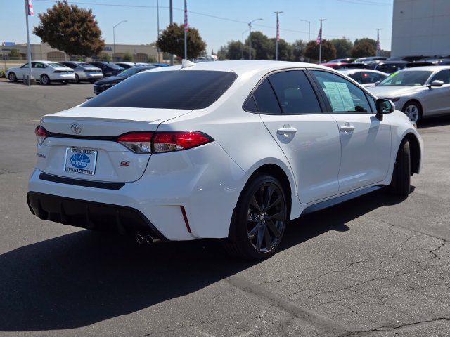 Used 2026 Toyota Corolla SE FWD image 4