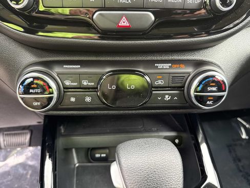 Used 2023 Kia Soul S FWD image 30