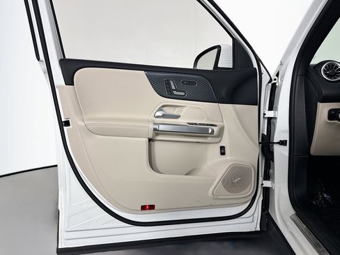New 2025 Mercedes-Benz GLB 250 image 20