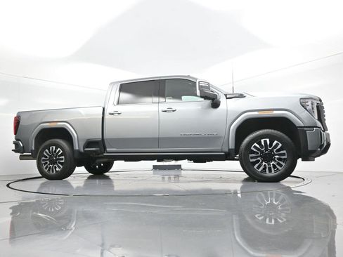Used 2025 GMC Sierra 3500 Denali Ultimate AWD/4WD image 44