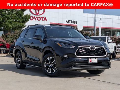 Certified 2025 Toyota Highlander XLE AWD/4WD image 2