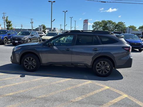 Used 2025 Subaru Outback Onyx Edition AWD/4WD image 6