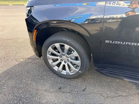 New 2026 Chevrolet Suburban Premier image 11