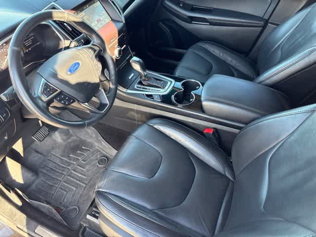 Used 2017 Ford Edge Titanium w/ Technology Package FWD image 9
