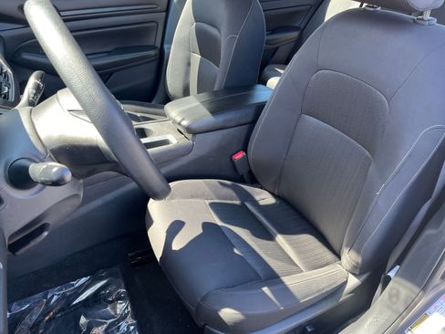 Used 2025 Nissan Altima 2.5 SV image 35