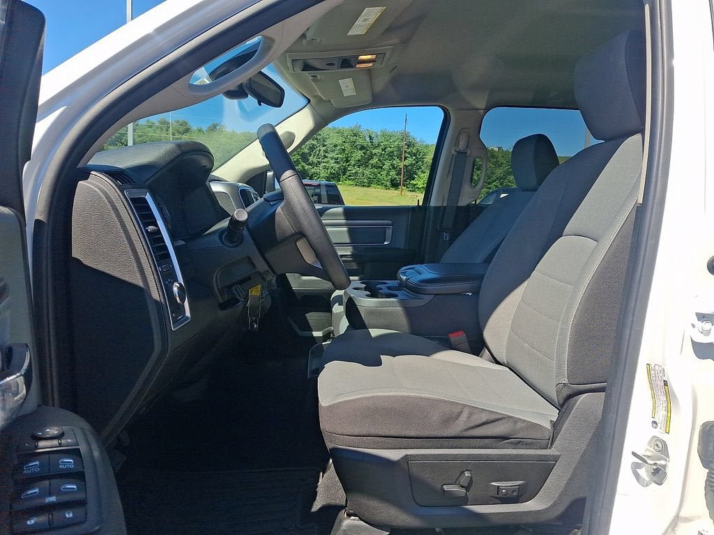 Used 2022 RAM 1500 Classic SLT AWD/4WD image 13