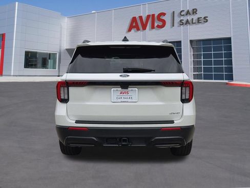 Used 2025 Ford Explorer ST-Line w/ ST-Line Street Pack AWD/4WD image 7
