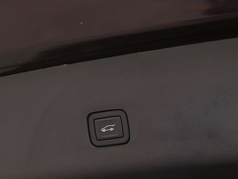 Used 2023 Chevrolet Traverse LT w/ LPO, Floor Liner Package AWD/4WD image 30