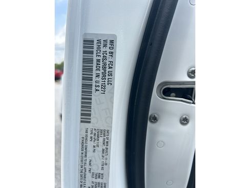 Used 2024 Jeep Wagoneer L Series II image 31