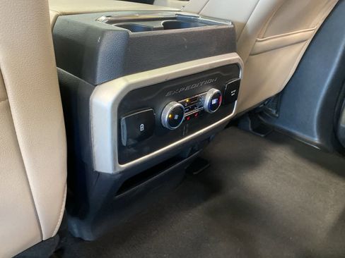 Certified 2023 Ford Expedition Limited image 27