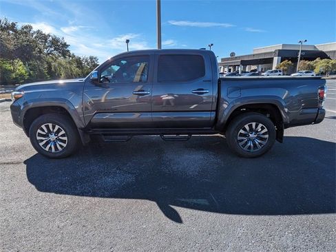 Used 2021 Toyota Tacoma Limited image 8