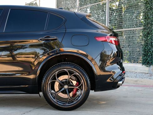 Used 2020 Alfa Romeo Stelvio Quadrifoglio w/ Nero Edizone Quadrifoglio image 13