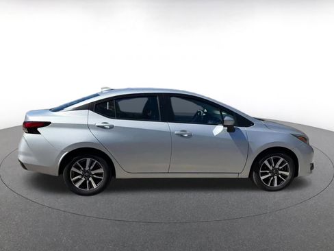 Used 2025 Nissan Versa SV image 16