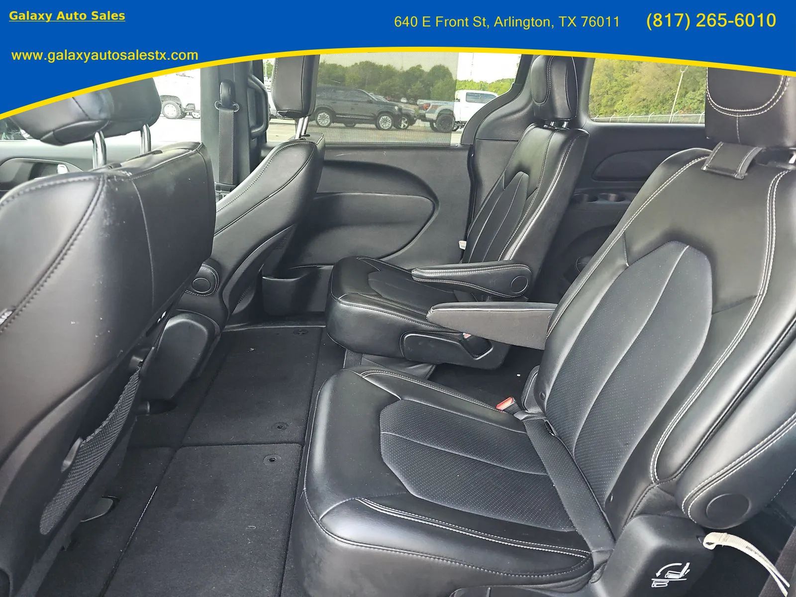 Used 2025 Chrysler Pacifica Select FWD image 13