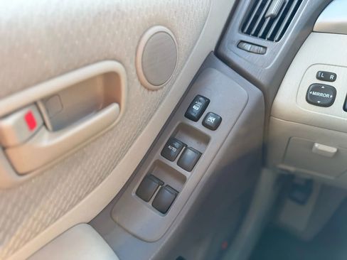 Used 2006 Toyota Highlander Hybrid image 39