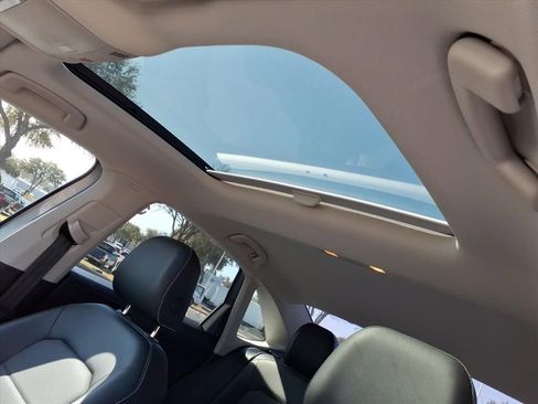 Used 2024 Volkswagen Jetta SE w/ Panoramic Sunroof Package image 13