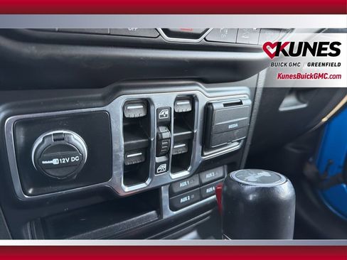 Used 2022 Jeep Wrangler Unlimited Sahara w/ Cold Weather Group image 32