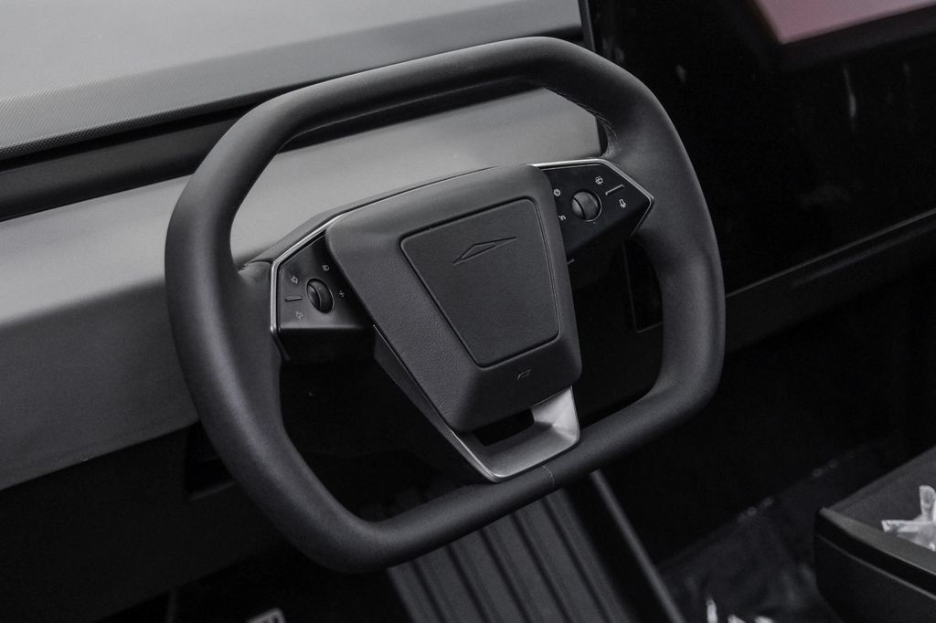 Used 2024 Tesla Cybertruck AWD Crew Cab image 16