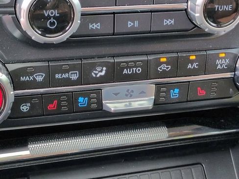Certified 2025 Ford F150 King Ranch w/ FX4 Off-Road Package AWD/4WD image 31