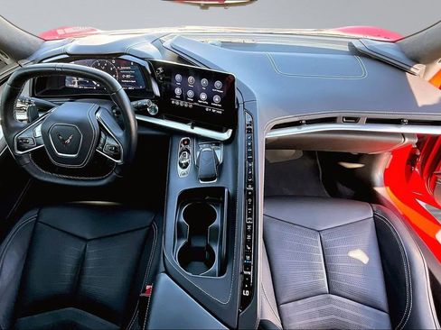 Used 2022 Chevrolet Corvette Stingray Premium Cpe w/ Z51 Performance Package image 9